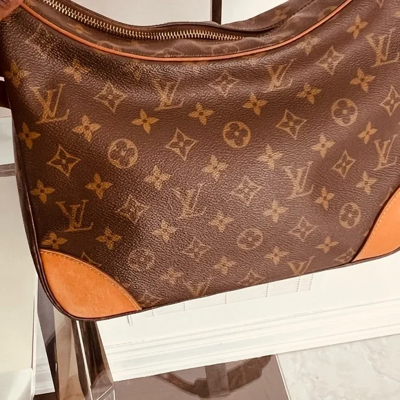 Authentic Louis Vuitton Monogram Bolougne 30 - Picture 8 of 16